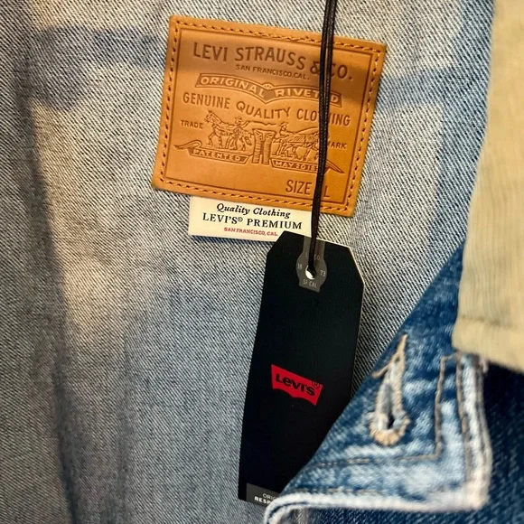 NWT Levi’s jean coat - Picture 3 of 4